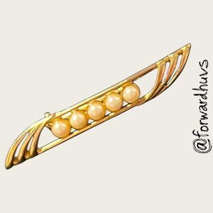 Vintage Gold-Tone Brooch with Faux Pearls
